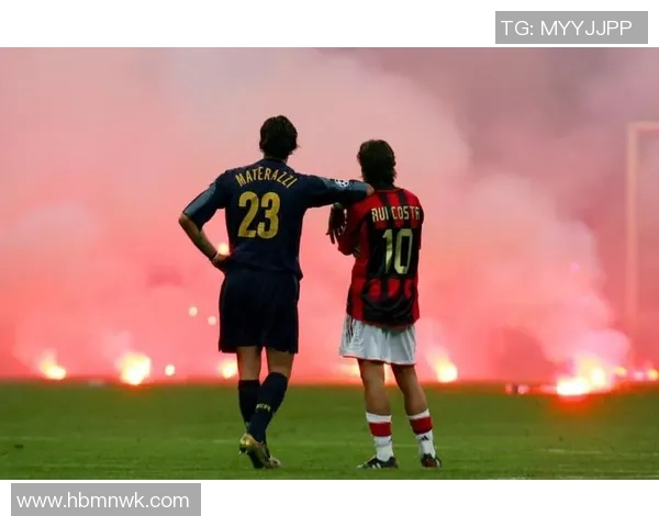 足球明星荣获最佳球员奖项的精彩瞬间与背后的故事